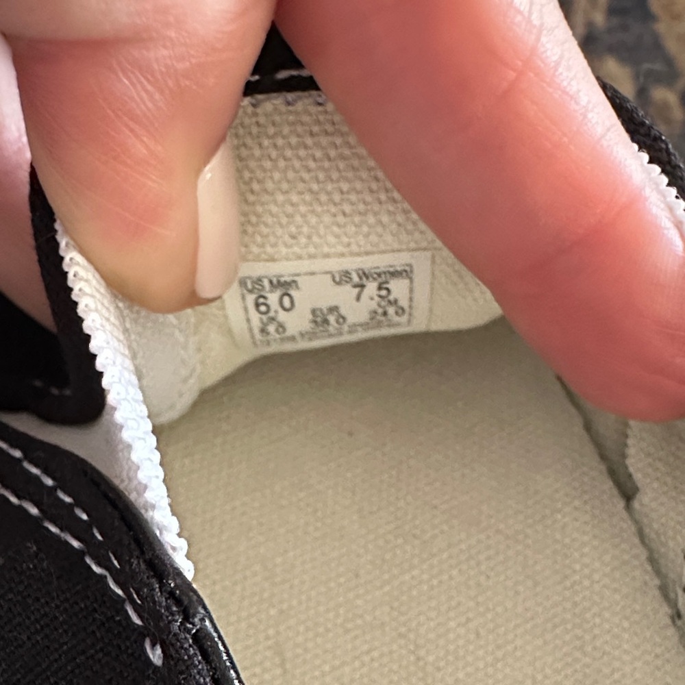 Vans Classic Slip-On Sneakers - Picture 6 of 6